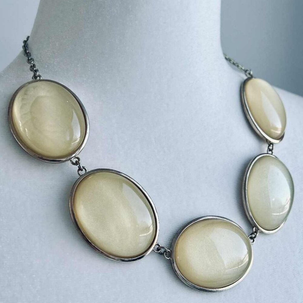 Vintage 1960s Buttery Yellow Resin Cabochon Statement Necklace – 20"